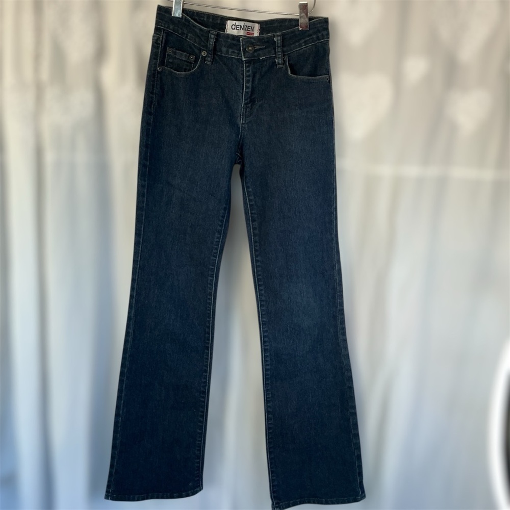 Denizen from Levi's Women's Classic Darkn Blue Washed Boot Cut Jeans Size 2 M